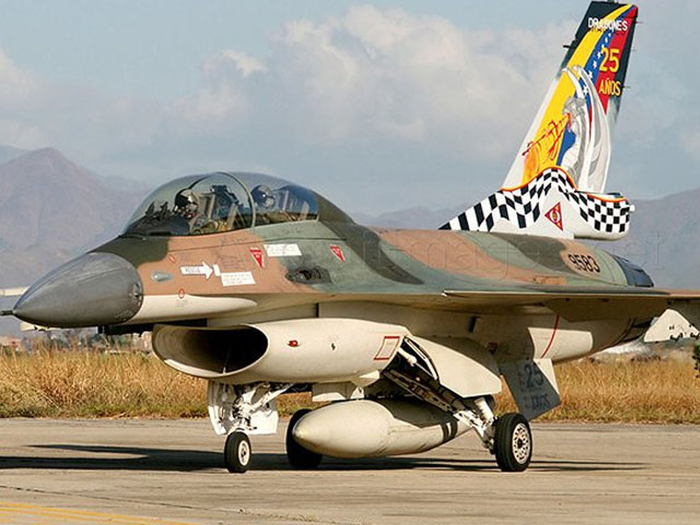 F-16 A/B de la AMBV Avioncuadrado-6